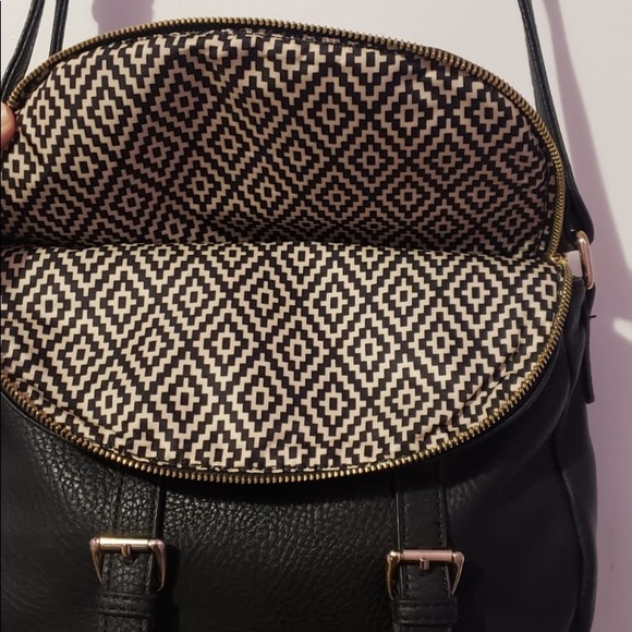 MMS Black Convertable Crossbody w Gold Detailing - Picture 4 of 6